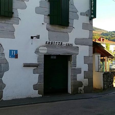 Hostal Ekaitza Hotel Lesaka Exterior foto